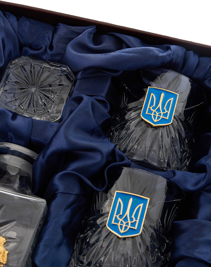 Набір для віскі Державний Герб: 3 келихи та графин у коробці - Изображение №4