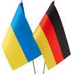 Прапори України та Німеччини на подвійній металевій стійці - Зображення №1