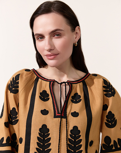 Вишиванка жіноча Korchynskyi Beige з аплікаціями - Зображення №5